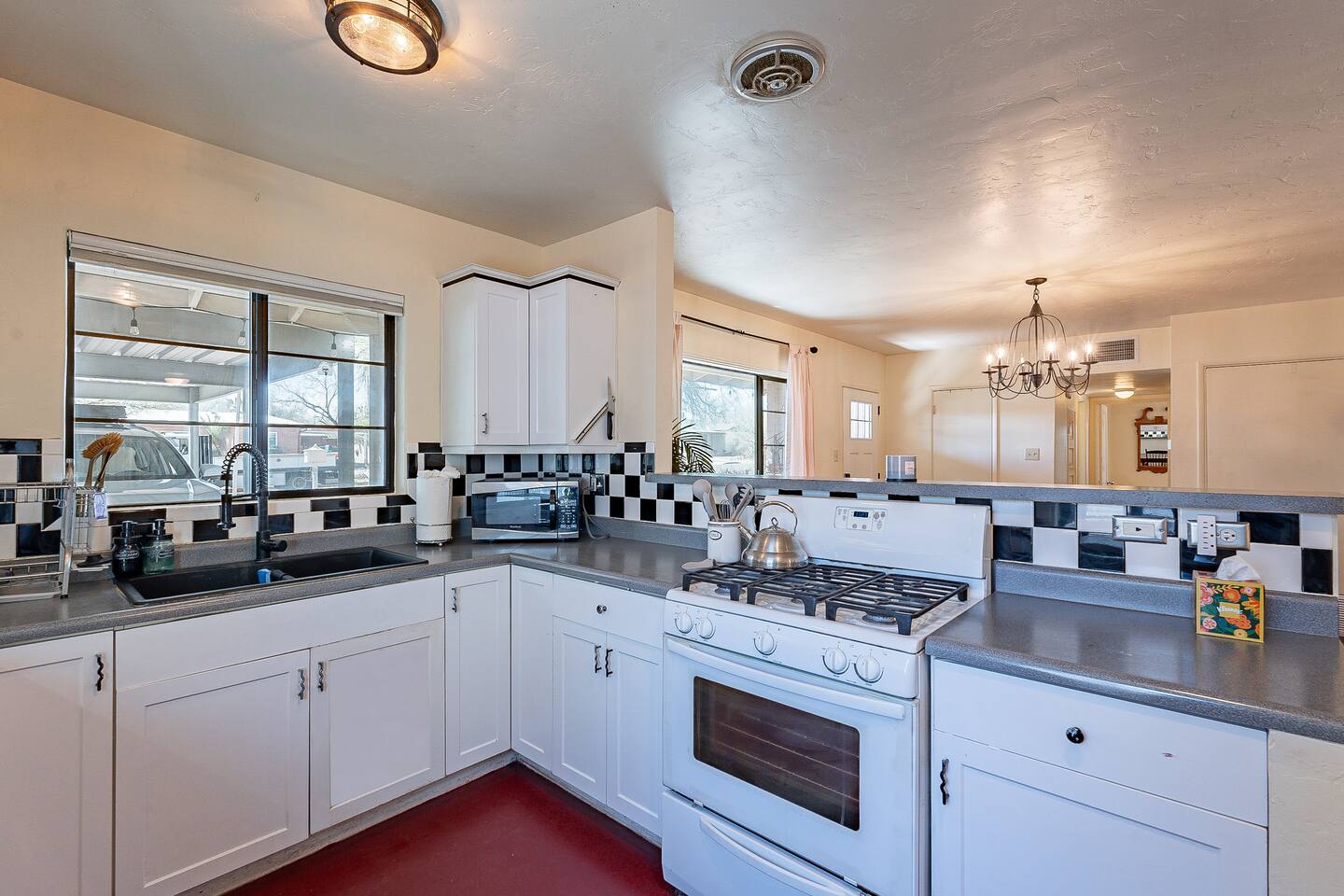 Vacation Rental Tucson Hawthorne Manor -04