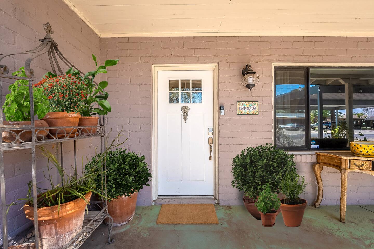 Vacation Rental Tucson Hawthorne Manor -01
