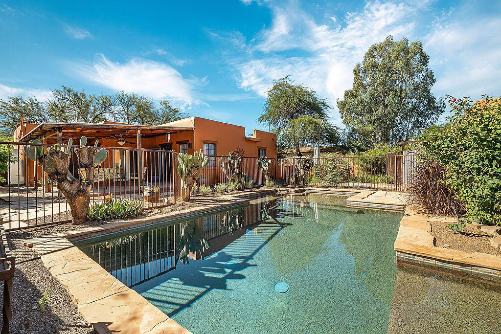 imgi_1080_390df0deddadfe15bc2cfd7a341c8a3c-uncropped_scaled_within_1536_1152